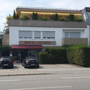 Отель Hotel Giesing  Мюнхен